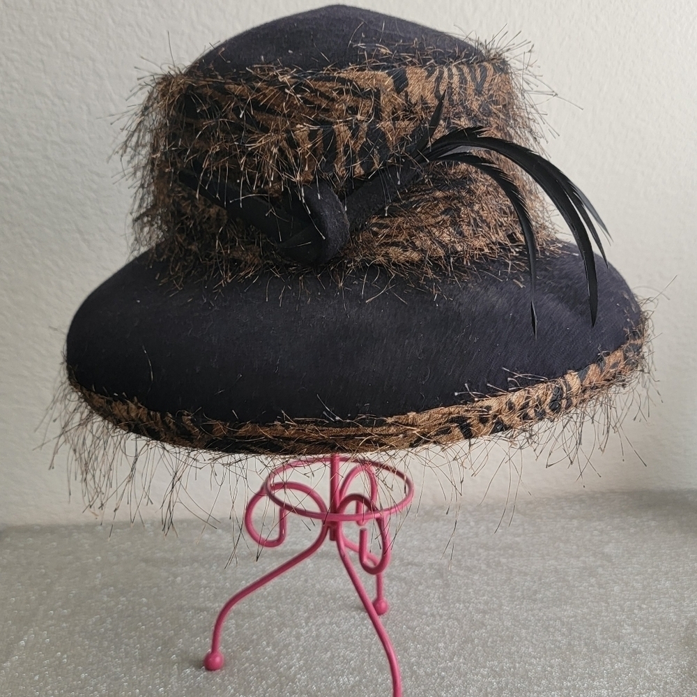🤍 Boutique Kates Canada Elegant Black and Brown Women's Hat
